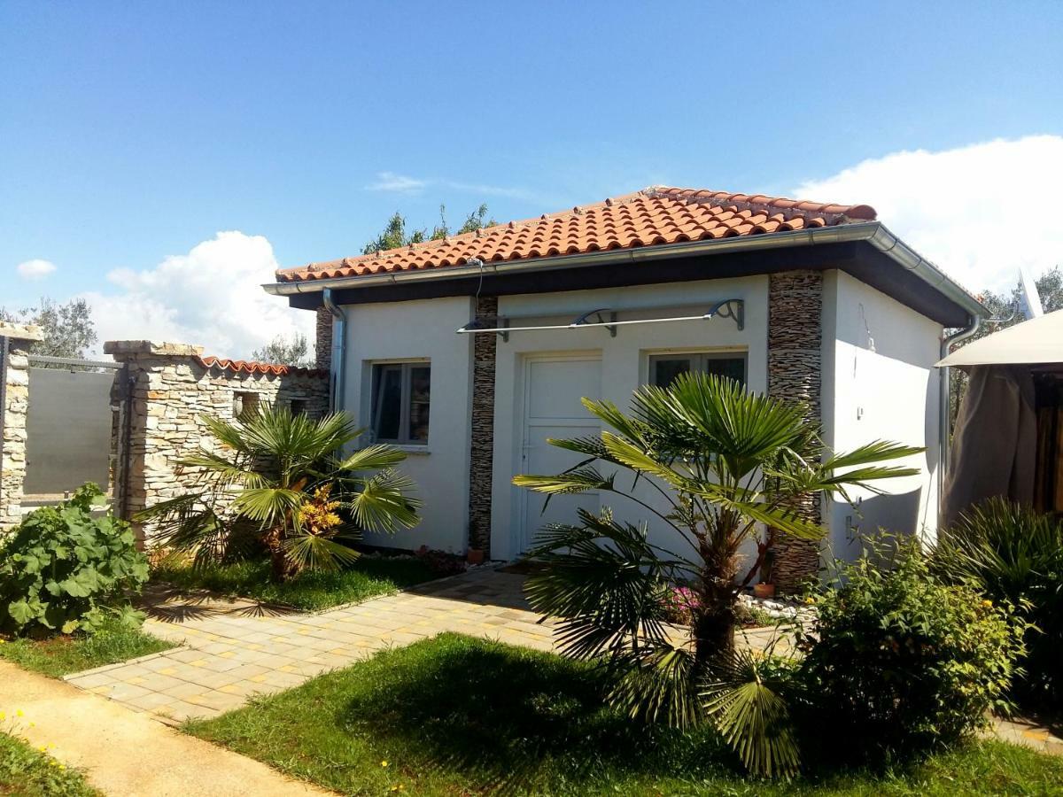 Studio Apartman Vortex Fazana Exterior photo